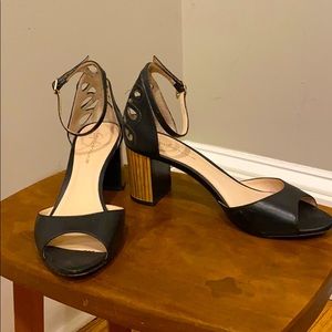 Guilhermina Black Leather Heel Sandal